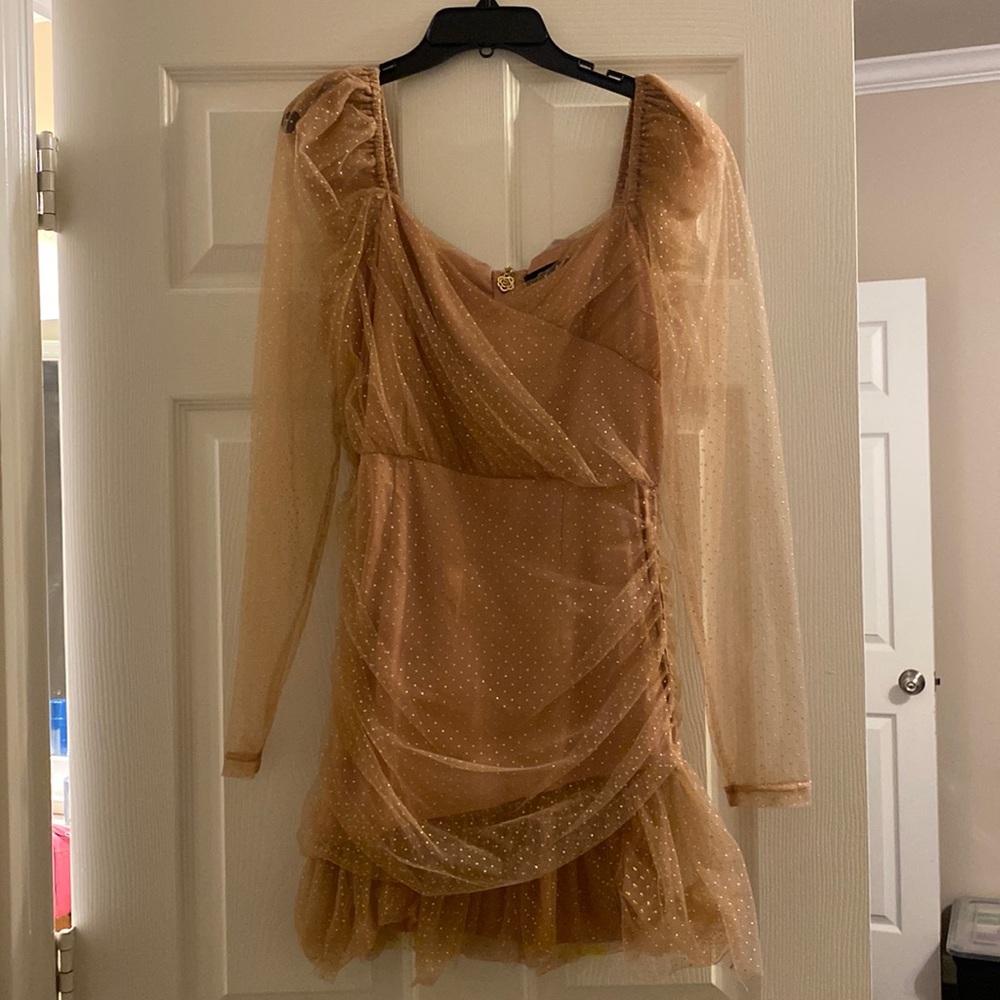 Very cute makes me think of For Love and Lemons kinda style